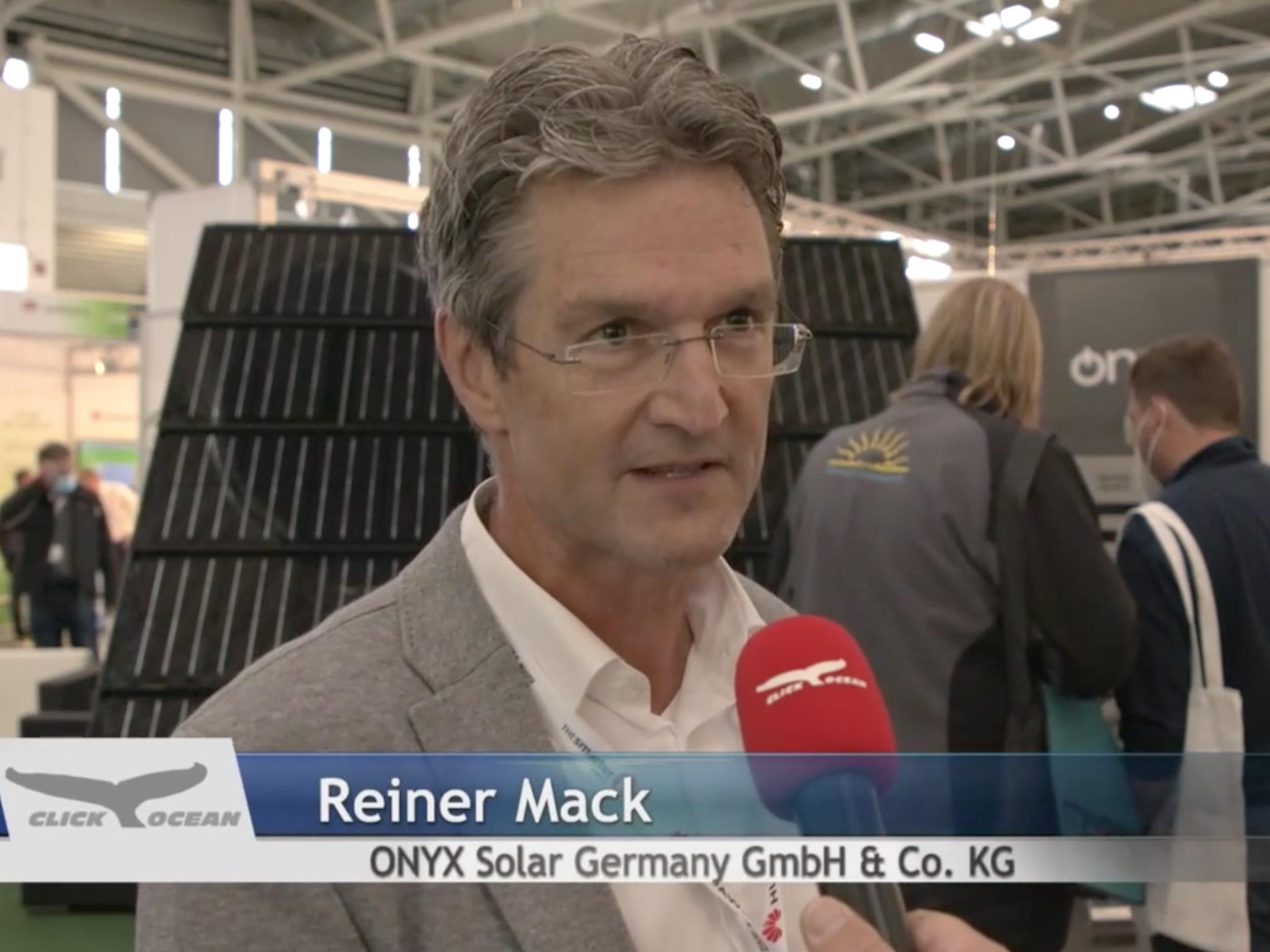 Reiner Mack im Interview auf der Intersolar Europe über Photovoltaik Glas